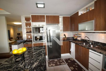 Casa à venda com 276m², 4 quartos e 3 vagas Casa à venda com 276m², 4 quartos e 3 vagasCozinha