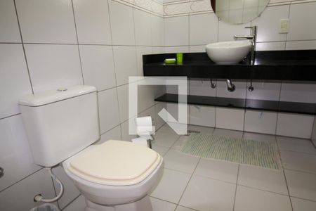 Casa à venda com 276m², 4 quartos e 3 vagas Casa à venda com 276m², 4 quartos e 3 vagasBanheiro da Suíte 2