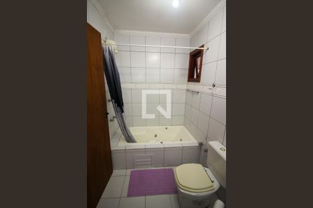 Casa à venda com 276m², 4 quartos e 3 vagas Casa à venda com 276m², 4 quartos e 3 vagasBanheiro da Suíte 2