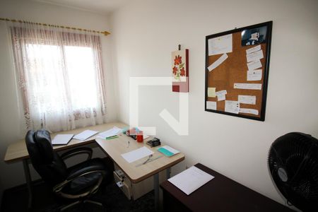 Casa à venda com 276m², 4 quartos e 3 vagas Casa à venda com 276m², 4 quartos e 3 vagasEscritório