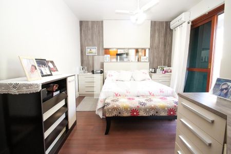 Casa à venda com 276m², 4 quartos e 3 vagas Casa à venda com 276m², 4 quartos e 3 vagasSuíte 1