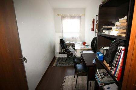 Casa à venda com 276m², 4 quartos e 3 vagas Casa à venda com 276m², 4 quartos e 3 vagasEscritório