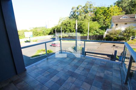 Casa à venda com 276m², 4 quartos e 3 vagas Casa à venda com 276m², 4 quartos e 3 vagasSacada