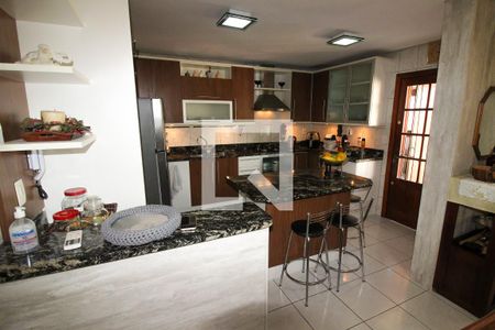 Casa à venda com 276m², 4 quartos e 3 vagas Casa à venda com 276m², 4 quartos e 3 vagasCozinha