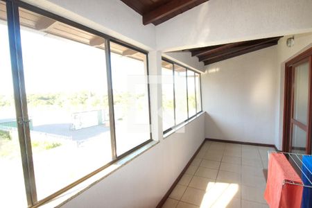 Casa à venda com 276m², 4 quartos e 3 vagas Casa à venda com 276m², 4 quartos e 3 vagasSacada