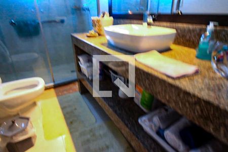 Casa à venda com 276m², 4 quartos e 3 vagas Casa à venda com 276m², 4 quartos e 3 vagasBanheiro Social