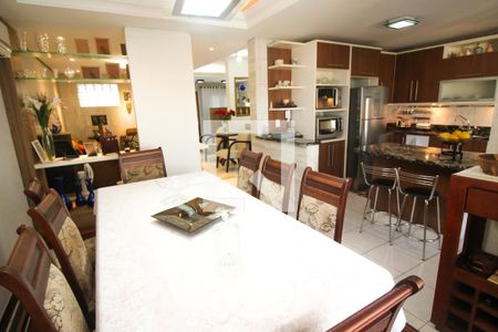 Casa à venda com 276m², 4 quartos e 3 vagas Casa à venda com 276m², 4 quartos e 3 vagasSala de Jantar