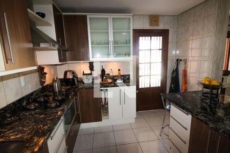 Casa à venda com 276m², 4 quartos e 3 vagas Casa à venda com 276m², 4 quartos e 3 vagasCozinha