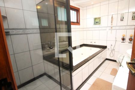 Casa à venda com 276m², 4 quartos e 3 vagas Casa à venda com 276m², 4 quartos e 3 vagasBanheiro da Suíte 1