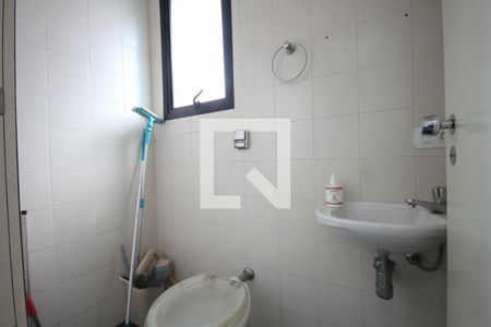 Apartamento à venda com 478m², 3 quartos e 4 vagasBanheiro de Serviço