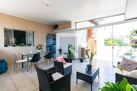 Casa à venda com 230m², 4 quartos e 8 vagas Casa à venda com 230m², 4 quartos e 8 vagasÁrea Gourmet