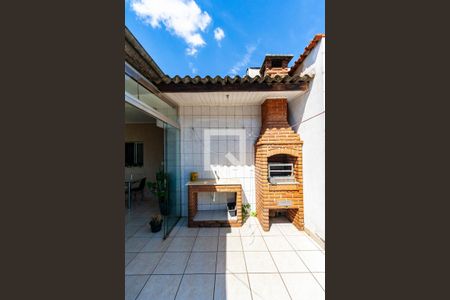 Casa à venda com 230m², 4 quartos e 8 vagas Casa à venda com 230m², 4 quartos e 8 vagasÁrea comum - Churrasqueira