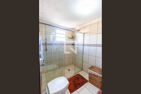 Casa à venda com 230m², 4 quartos e 8 vagas Casa à venda com 230m², 4 quartos e 8 vagasBanheiro 2