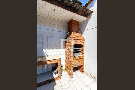 Casa à venda com 230m², 4 quartos e 8 vagas Casa à venda com 230m², 4 quartos e 8 vagasÁrea comum - Churrasqueira