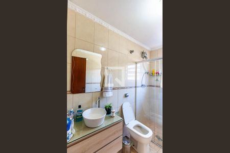 Casa à venda com 230m², 4 quartos e 8 vagas Casa à venda com 230m², 4 quartos e 8 vagasBanheiro