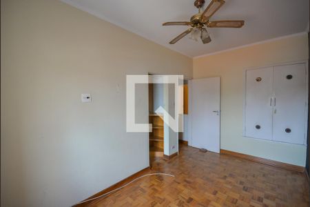 Quarto 1 de casa à venda com 3 quartos, 250m² em Vila Monumento, São Paulo