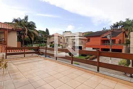 Casa de condomínio à venda com 400m², 4 quartos e 4 vagas Casa de condomínio à venda com 400m², 4 quartos e 4 vagasVaranda suíte