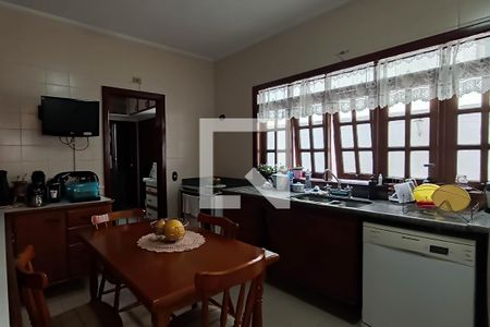 Casa de condomínio à venda com 400m², 4 quartos e 4 vagas Casa de condomínio à venda com 400m², 4 quartos e 4 vagasCozinha