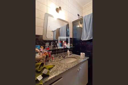 Casa de condomínio à venda com 400m², 4 quartos e 4 vagas Casa de condomínio à venda com 400m², 4 quartos e 4 vagasBanheiro social