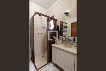 Casa de condomínio à venda com 400m², 4 quartos e 4 vagas Casa de condomínio à venda com 400m², 4 quartos e 4 vagasBanheiro suíte master