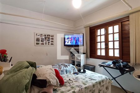 Casa de condomínio à venda com 400m², 4 quartos e 4 vagas Casa de condomínio à venda com 400m², 4 quartos e 4 vagasQuarto