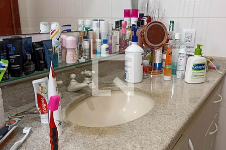 Casa de condomínio à venda com 400m², 4 quartos e 4 vagas Casa de condomínio à venda com 400m², 4 quartos e 4 vagasBanheiro suíte - Pia