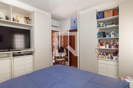 Casa de condomínio à venda com 400m², 4 quartos e 4 vagas Casa de condomínio à venda com 400m², 4 quartos e 4 vagasSuíte master