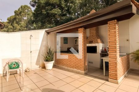 Casa de condomínio à venda com 400m², 4 quartos e 4 vagas Casa de condomínio à venda com 400m², 4 quartos e 4 vagasPiscina e área gourmet