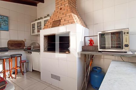 Casa de condomínio à venda com 400m², 4 quartos e 4 vagas Casa de condomínio à venda com 400m², 4 quartos e 4 vagasPiscina e área gourmet - Churrasqueira