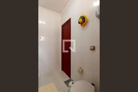 Casa de condomínio à venda com 400m², 4 quartos e 4 vagas Casa de condomínio à venda com 400m², 4 quartos e 4 vagasBanheiro suíte