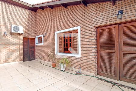 Casa de condomínio à venda com 400m², 4 quartos e 4 vagas Casa de condomínio à venda com 400m², 4 quartos e 4 vagasVaranda suíte