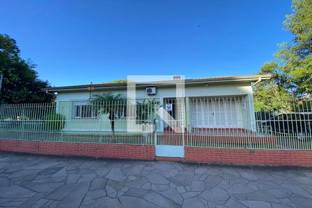 Casa à venda com 130m², 3 quartos e 3 vagasFachada