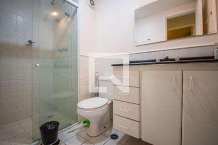 Banheiro de apartamento para alugar com 1 quarto, 50m² em Cambuí, Campinas