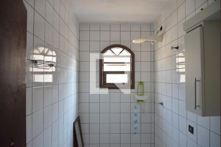 Casa à venda com 129m², 3 quartos e 2 vagasBanheiro Social