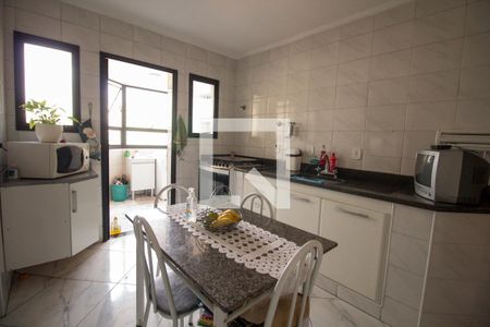 Apartamento à venda com 105m², 3 quartos e 2 vagas Apartamento à venda com 105m², 3 quartos e 2 vagasCozinha