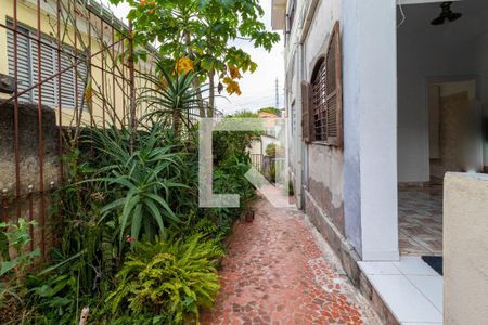 Casa à venda com 180m², 5 quartos e 1 vaga Casa à venda com 180m², 5 quartos e 1 vagaCorredor Lateral