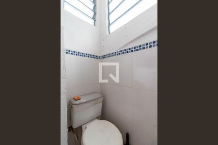 Casa à venda com 180m², 5 quartos e 1 vaga Casa à venda com 180m², 5 quartos e 1 vagaBanheiro 4 Área de Serviço