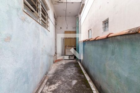 Casa à venda com 180m², 5 quartos e 1 vaga Casa à venda com 180m², 5 quartos e 1 vagaCorredor Lateral