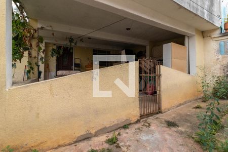Casa à venda com 180m², 5 quartos e 1 vaga Casa à venda com 180m², 5 quartos e 1 vagaQuintal dos Fundos