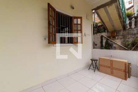 Casa à venda com 180m², 5 quartos e 1 vaga Casa à venda com 180m², 5 quartos e 1 vagaEntrada da Casa 1
