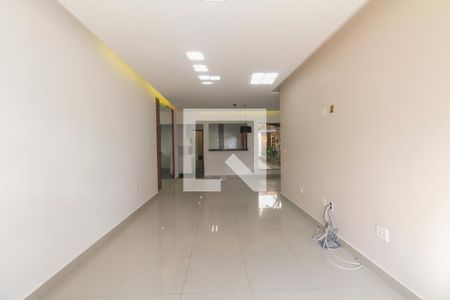 Sala  de casa à venda com 3 quartos, 280m² em Vila Bertioga, São Paulo