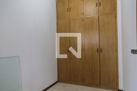 Apartamento para alugar com 253m², 3 quartos e 2 vagas Apartamento para alugar com 253m², 3 quartos e 2 vagasLavanderia