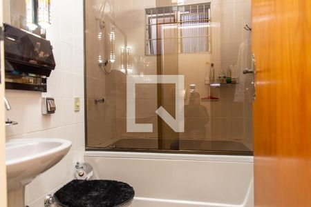 Casa à venda com 225m², 4 quartos e 2 vagasBanheiro Social