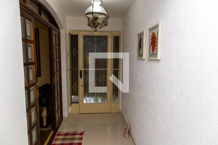 Casa à venda com 225m², 4 quartos e 2 vagasCorredor