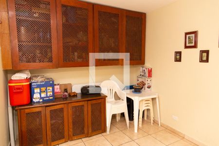 Casa à venda com 225m², 4 quartos e 2 vagasQuarto de Serviço