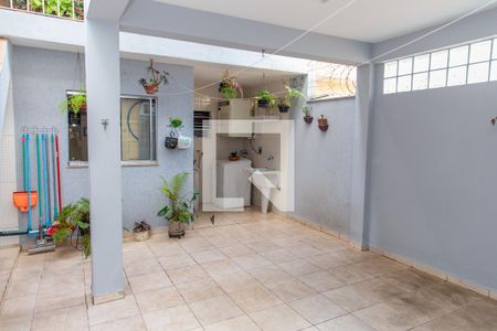 Casa à venda com 225m², 4 quartos e 2 vagasQuintal