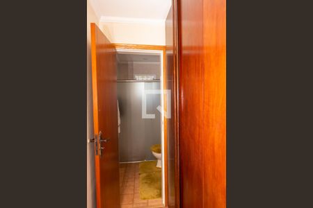 Casa à venda com 225m², 4 quartos e 2 vagasBanheiro da Suíte