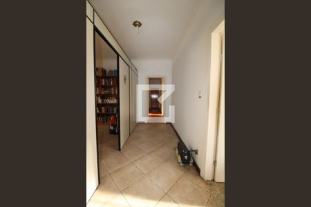 Casa à venda com 412m², 4 quartos e 5 vagasCorredor 3