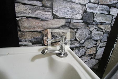 Casa à venda com 412m², 4 quartos e 5 vagasBanheiro inferior 2