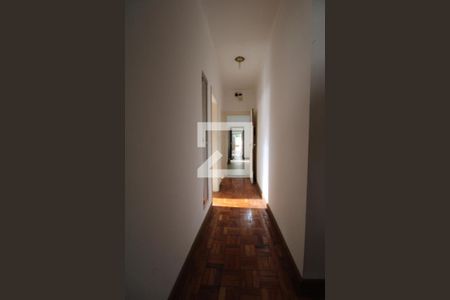 Casa à venda com 412m², 4 quartos e 5 vagasCorredor 4